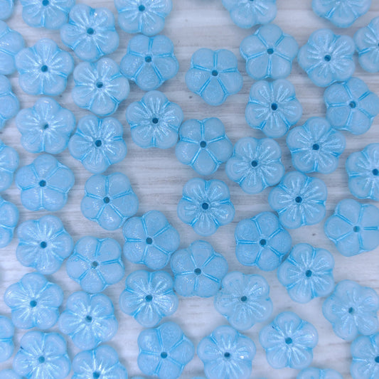 8 x 10mm Apple flowers in Alabaster with Blue