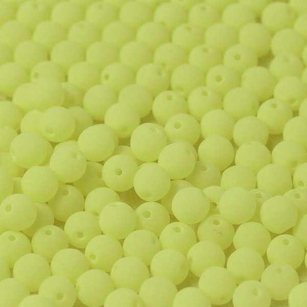 50 x 4mm round beads in Bondeli Matt Yellow