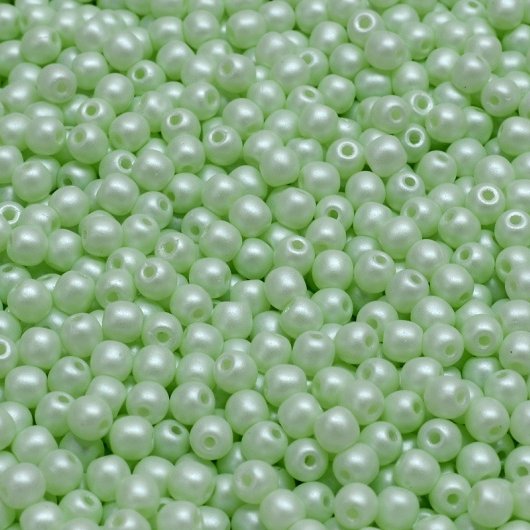 50 x 4mm round beads in Pastel Green