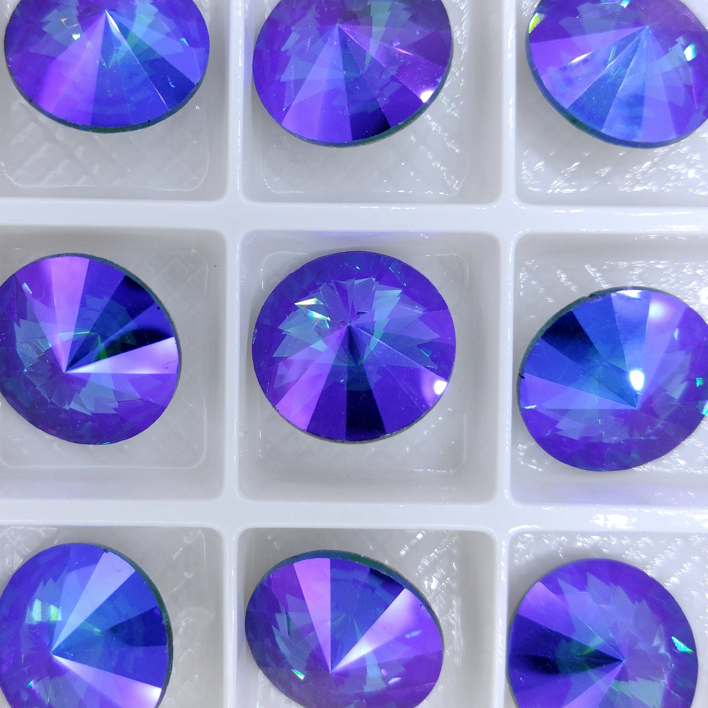 16mm rivoli in Sapphire Shimmer (Aurora)