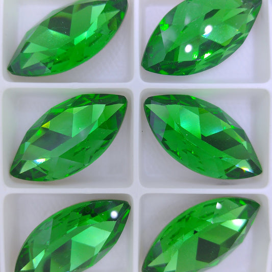 32x17mm Classical Navette in Erinite (Aurora)