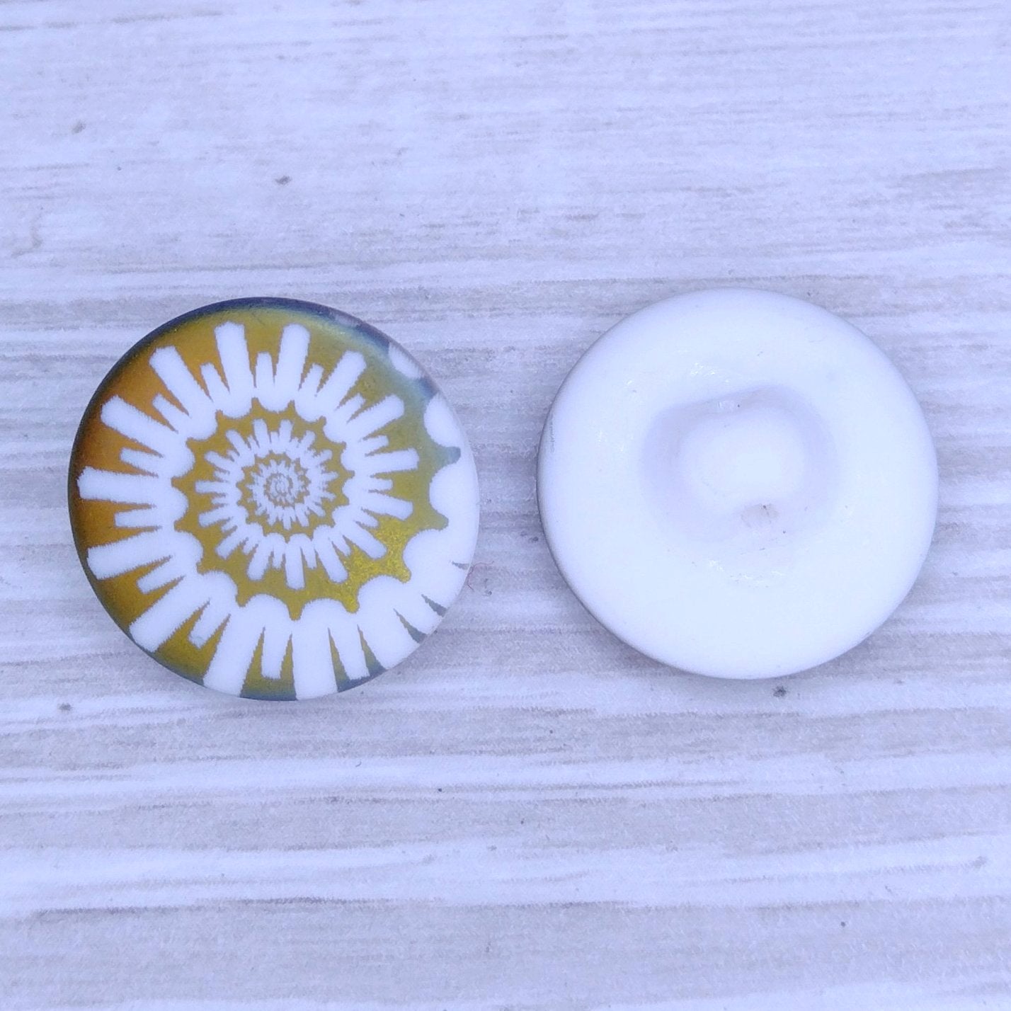 18mm glass button in Matt White with Laser Etched Shell 2