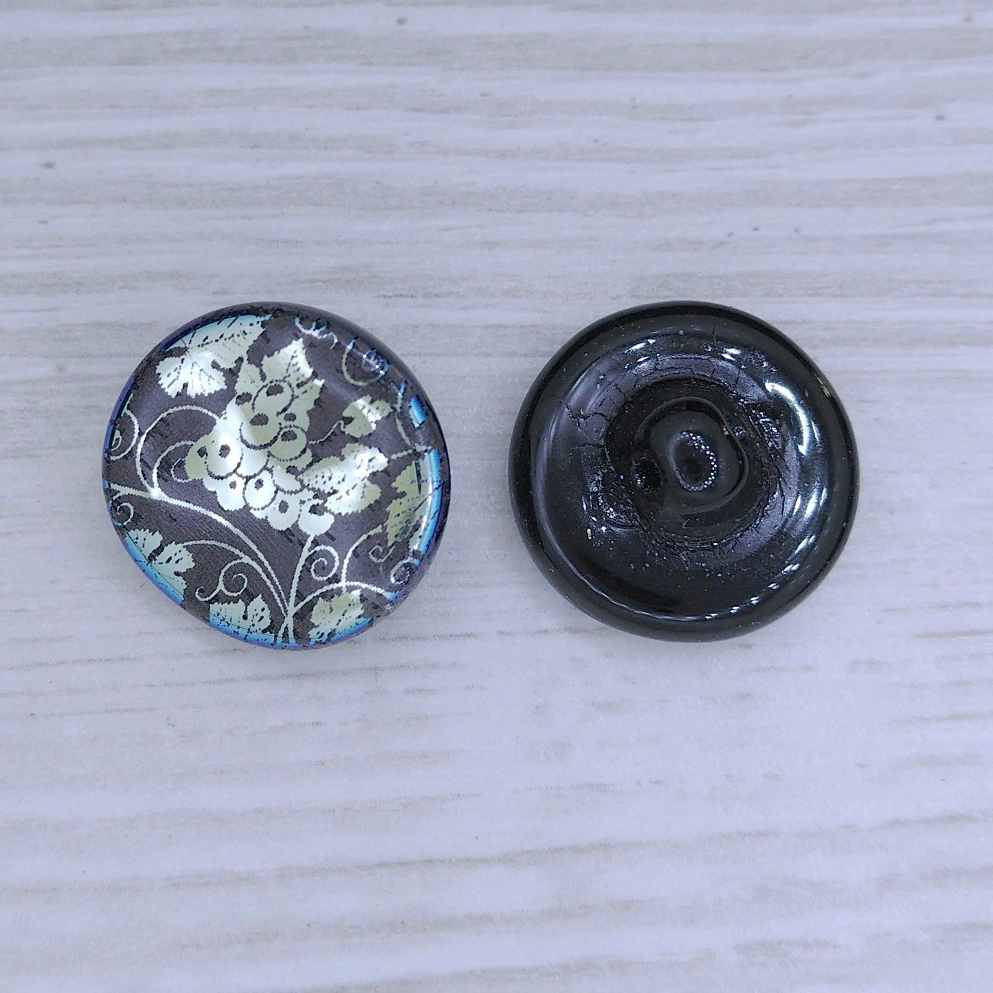 18mm glass button in Black with Laser Etched Grapevine