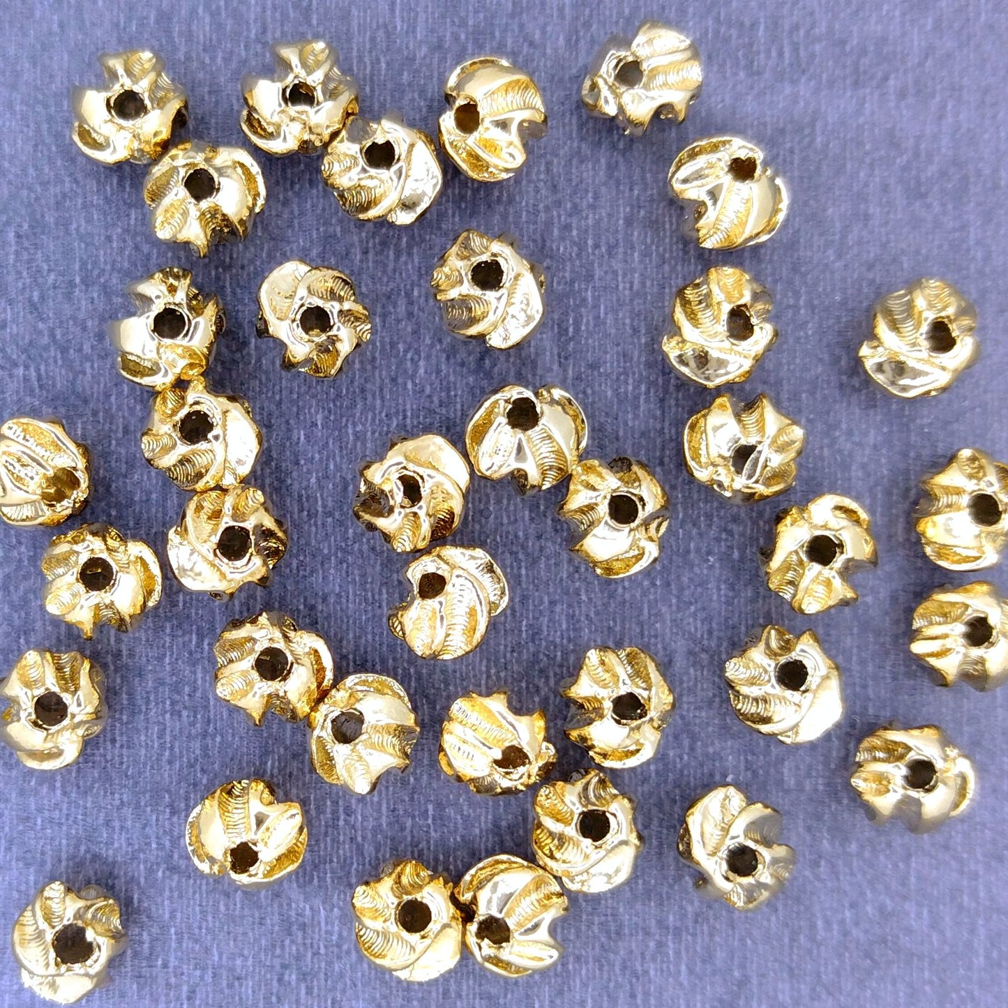 Claspgarten 4x5mm bead in Gold 33891 - no packaging