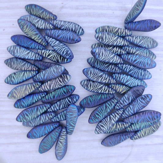 25 x Laser etched daggers in Matt Black with Zebra pattern (5x16mm)