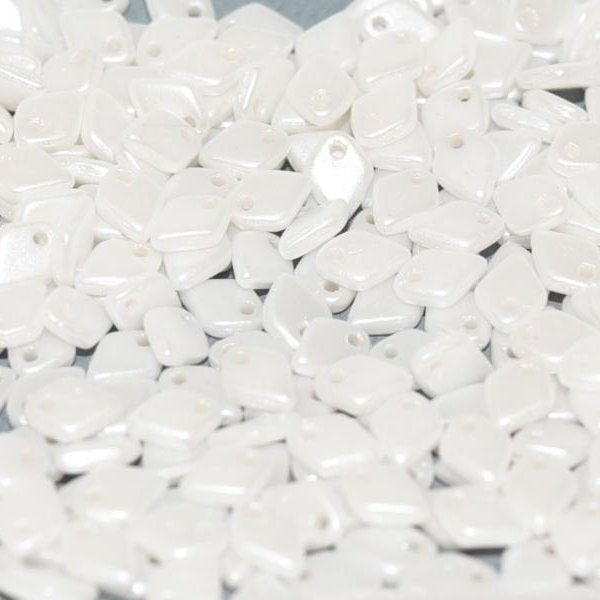 5g Dragon Scale beads in Pastel White