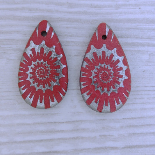 etched Red drop or pendant with laser etched shell (30x17mm)