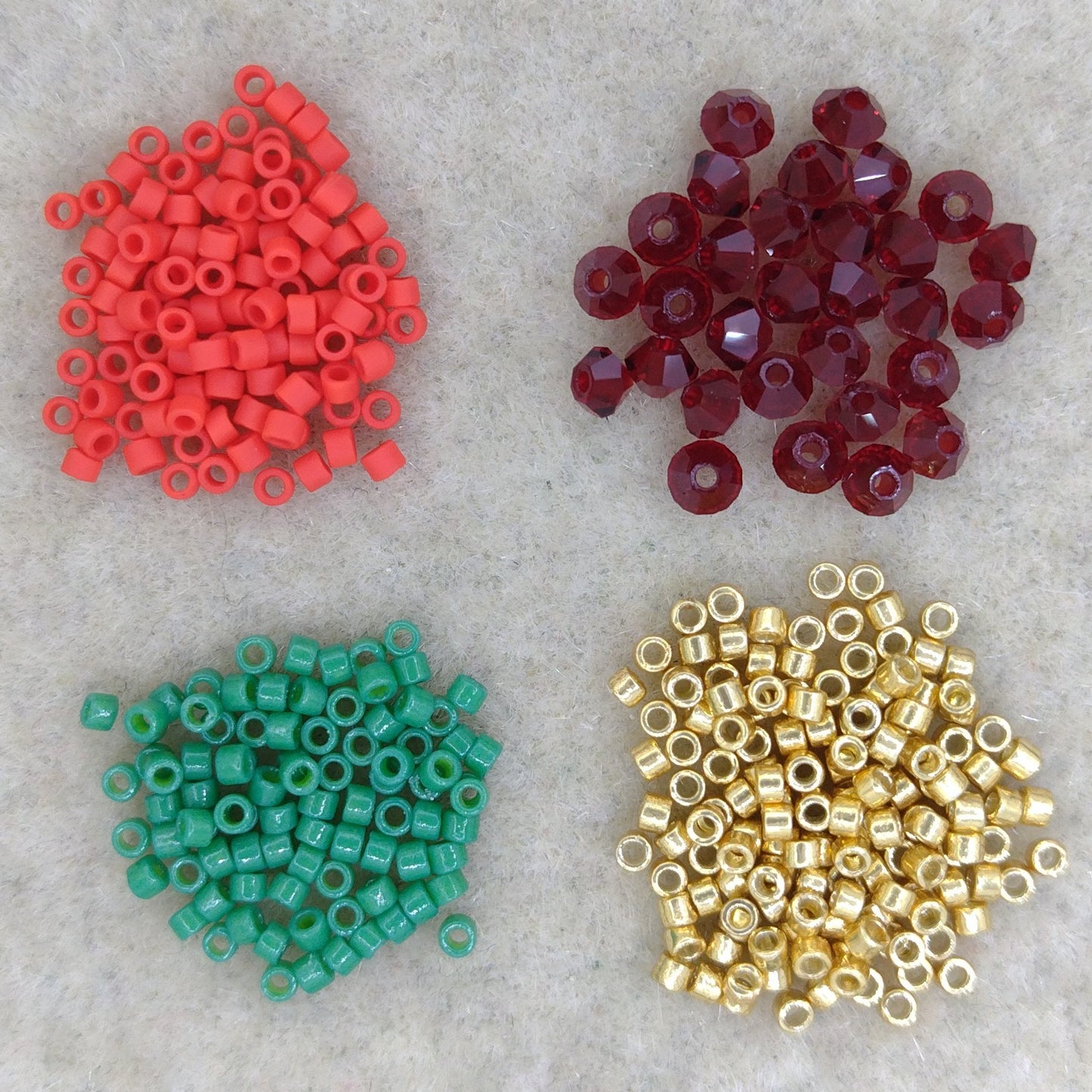 Jewellery and Stand Bead Kit  - Jean Power's Winter 2025 Beadalong in Green and Red