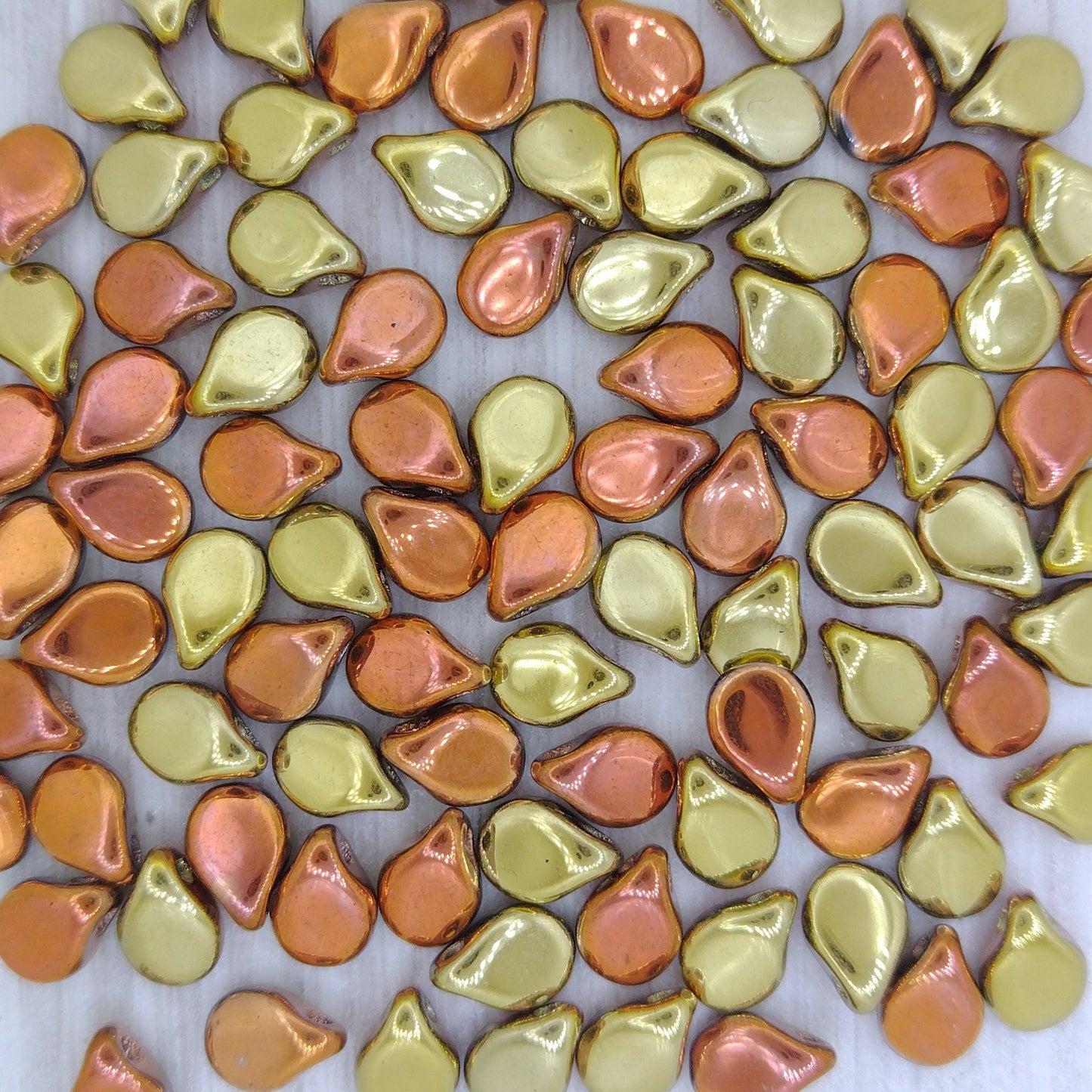 30 x pip beads in California Gold Rush