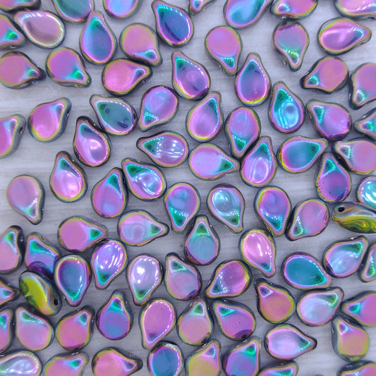 30 x pip beads in Vitrail Green