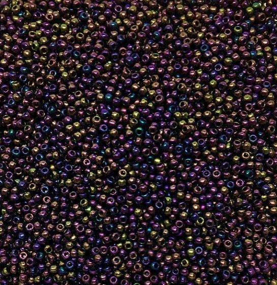 085 - 5g of Size 15/0 Toho charlottes in Metallic Purple Iris