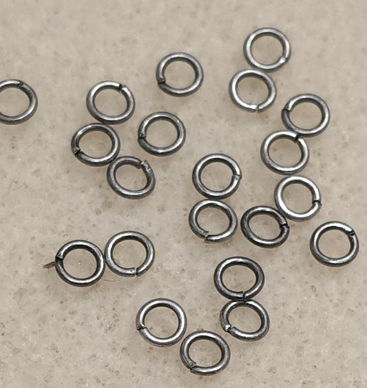 20 x 4mm round jump rings in Antique Silver (UK Production)