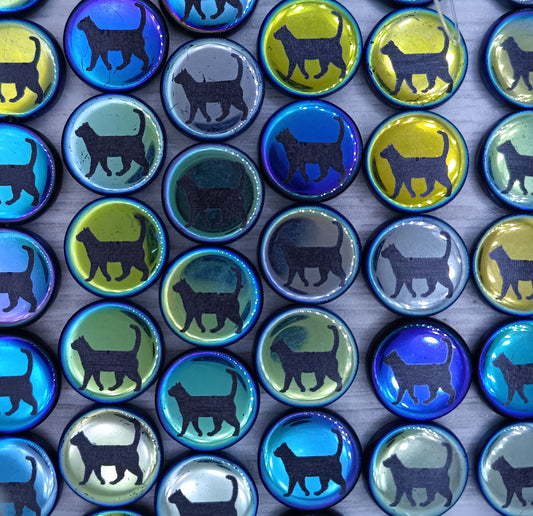 8 x 14mm disc beads in Black with walking cat