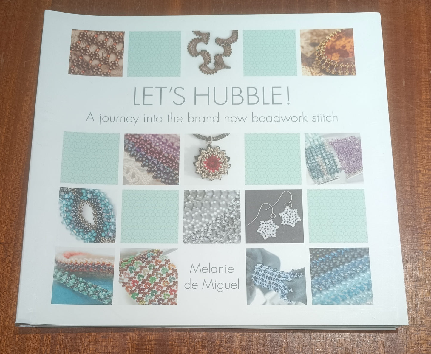 Spiral bound book - Let's Hubble! by Melanie de Miguel
