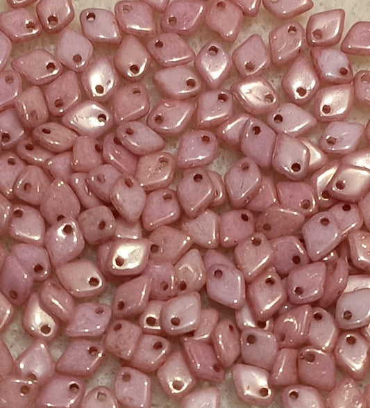 5g Dragon Scale beads in Chalk White/Gold Lustre