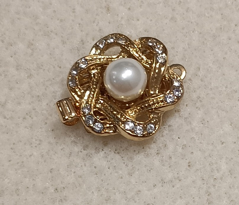 Neumann Gold plated clasp with Crystals and 1 row 13811 - 15mm