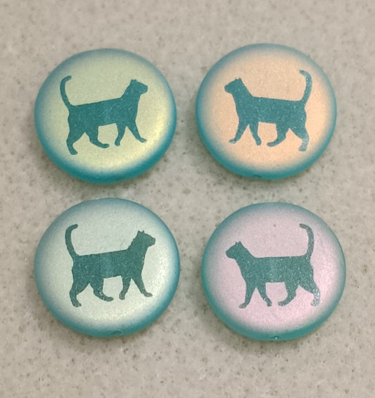 4 x 17mm disc beads in Matt Light Green with walking cat