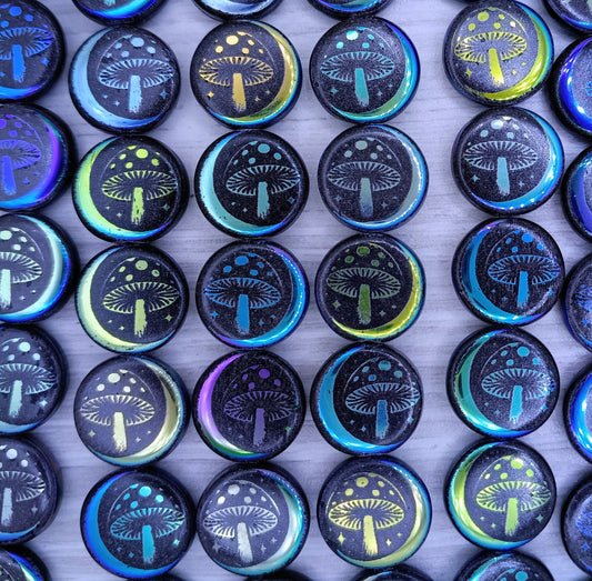 8 x 14mm disc beads in Black with toadstool