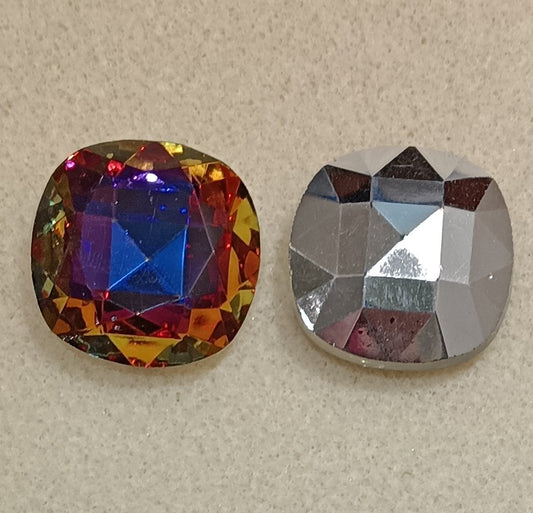 2648 - 28mm Rounded Square cabochon in Iris Bermuda