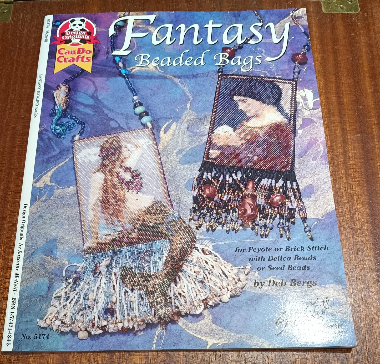 Paperback book - Fantasy Beaded bags by Deb Bergs