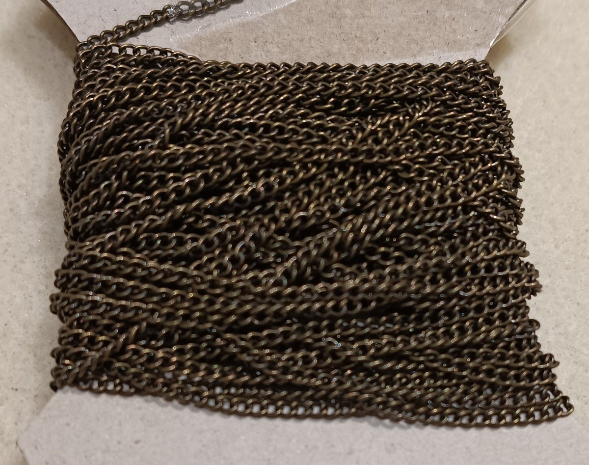 10cm length of 2mm curb chain in Antique Gold (UK production)