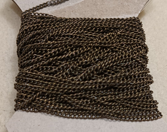 10cm length of 2mm curb chain in Antique Gold (UK production)