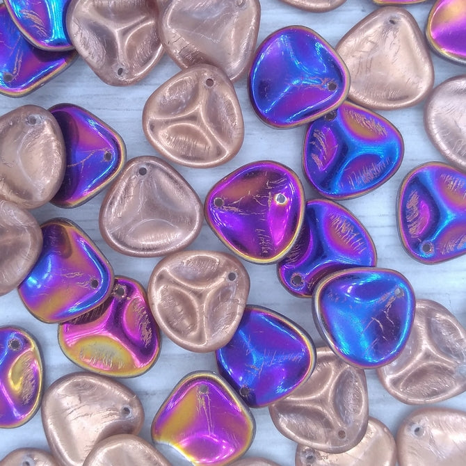 10 x large rose petals in Crystal Sliperit (14x13mm)