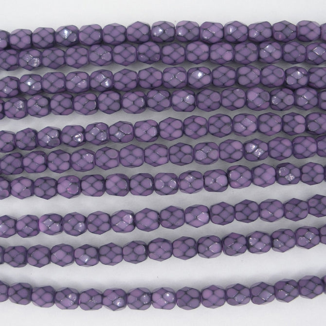 38 x 4mm snake skin beads in Lilac