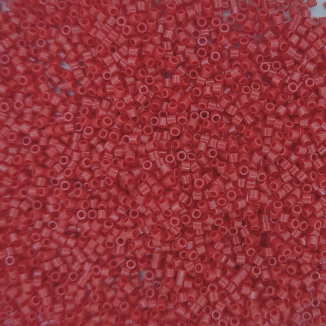 DBS0723 - 2.5g Size 15/0 delicas in Opaque Red