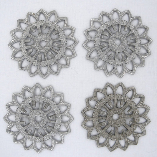 M02 - 2.5cm filigree disc in Silver (1950s)