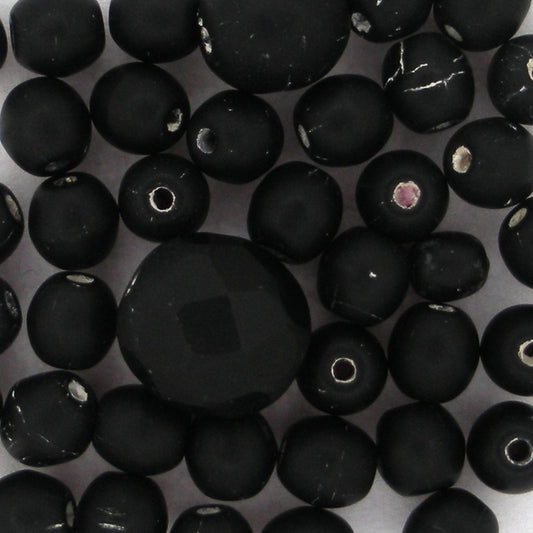 Mix of 40 beads in Black (1950s) 3-8mm