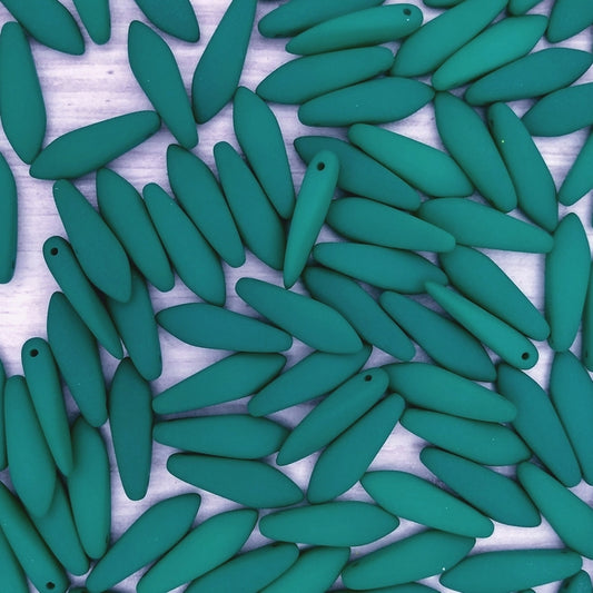 10 x daggers in Neon Emerald (5x16mm)