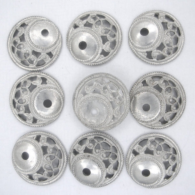 M01 - Pair of 1.5cm filigree discs in Silver (1950s)