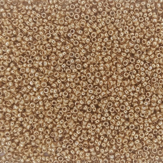 1052 - 5g Size 15/0 Miyuki seed beads in Galvanised Gold