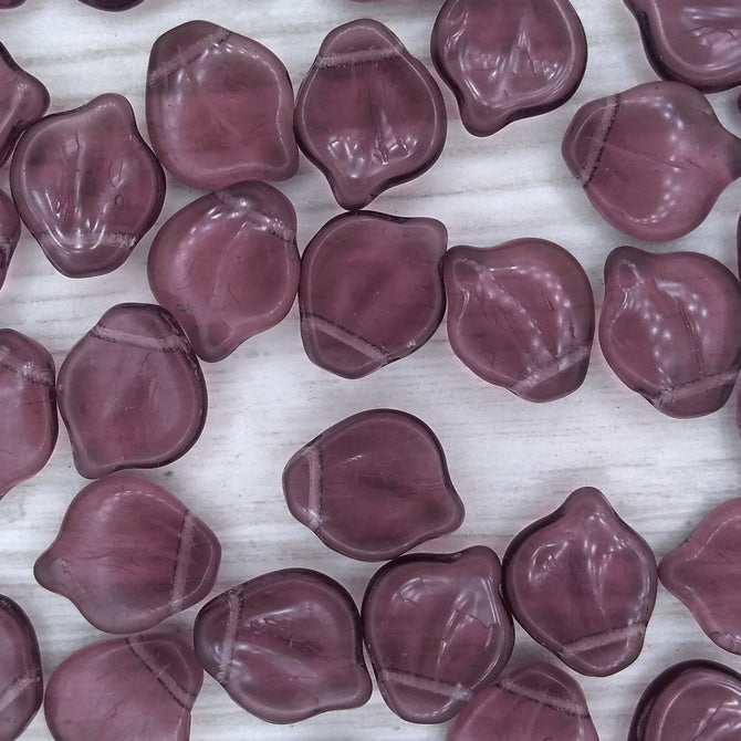 10 x Peony petals in Amethyst (15x12mm)