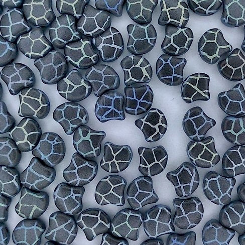 15 x Ginko beads in Matt Black with Giraffe 2 design