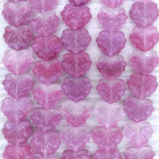 12 x Maple leaves in Pink/Crystal (13x11mm)