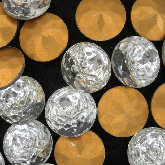 Cab105 - 18mm round cabochon in Crystal (Vintage)