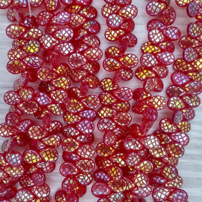 45 x pip beads in Siam Red with laser etched Crocodile