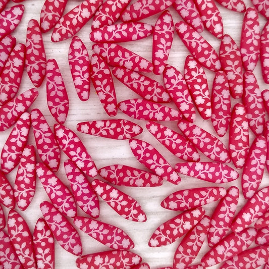 10 x daggers in Neon Cherry with laser etched Flowers (5x16mm)