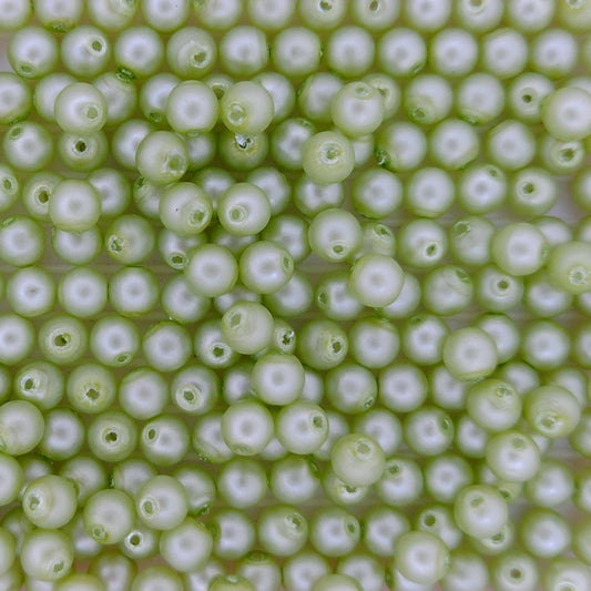 50 x 4mm round beads in Pale Green