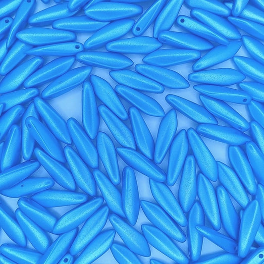 15 x daggers in Pastel Blue (5x16mm)