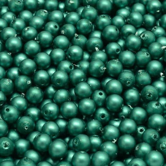 50 x 4mm round pearls in Matt Green