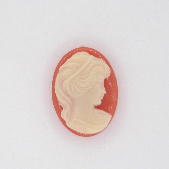 Cam08 - 18x13mm Cameo in Coral Red (Vintage)