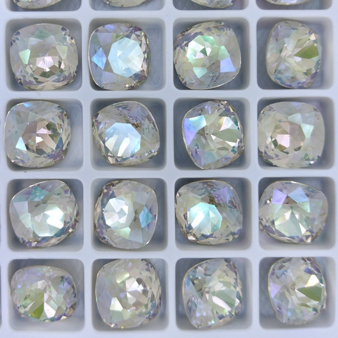 12mm round square in Crystal Luminous Green (Aurora)