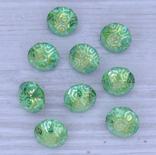 8mm Aurora Chaton in Peridot with laser etched Small Hexagons