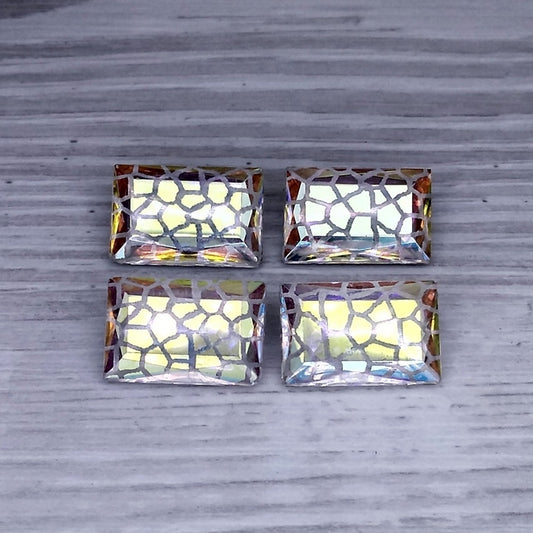 18x12mm rectangular cabochon in Crystal with Giraffe design