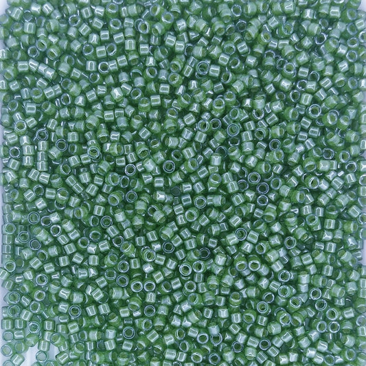 DB0274 - 5g Size 11/0 delicas in Lined Pea Green Lustre