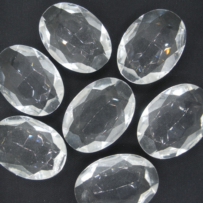 Cab54 - 25x18mm oval cabochon in Crystal (Vintage)