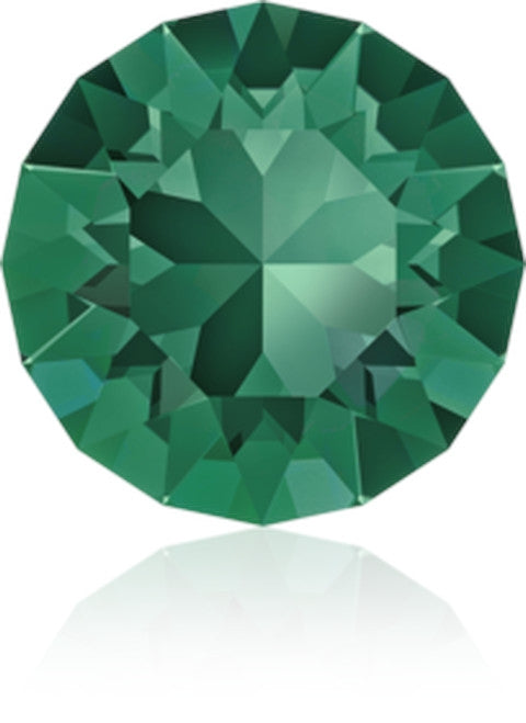 SS39 or 8.3mm Xirius Chaton in Emerald (Swarovski)